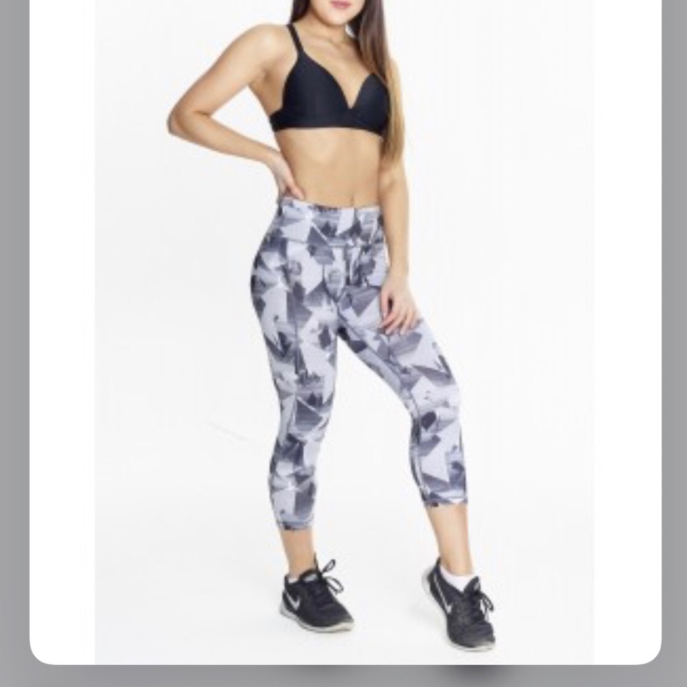 Nike Capri Dri Fit Workout Pants Small